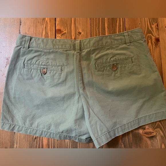 Gap khaki shorts - Picture 2 of 3